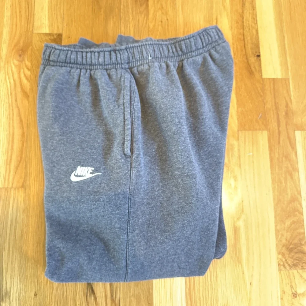 Nike sportswear club